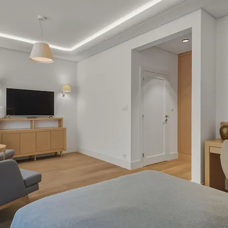 Mokotow Cybernetyki Three Varsovie