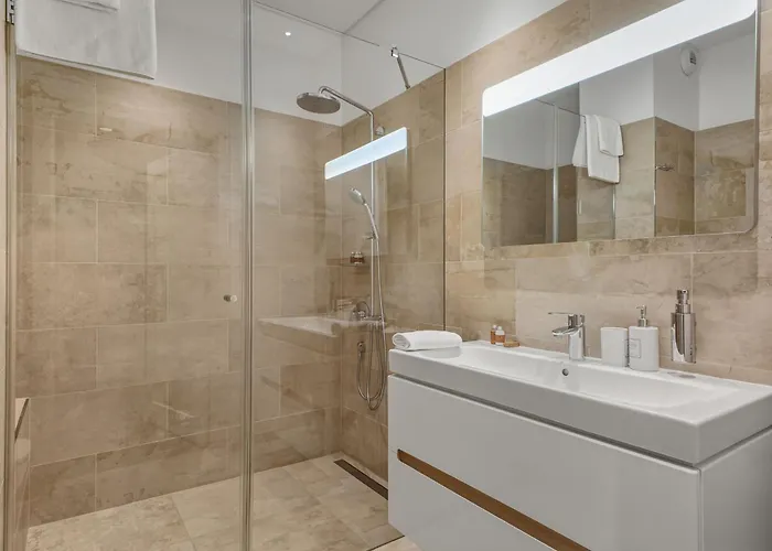 Apartman Mokotow Cybernetyki Three Varsó